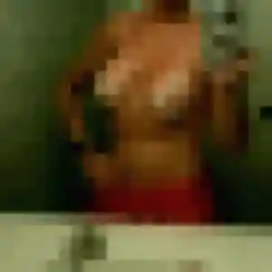 rencontre cougar à Baud : profil de Anne-Sophie, 42 ans - inscription gratuite