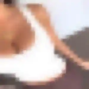 Ursula, 27 ans, connectée à Bormes-les-Mimosas pour un rencontre cougar