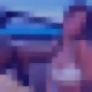 Aisha, 19 ans, connectée à Bourges pour un rencontre cougar
