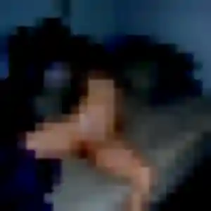 Flore, 29 ans, connectée à Canéjan pour un rencontre cougar