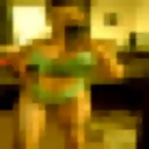 Sexy Ursula, 37 ans à Châteaubourg - la contacter