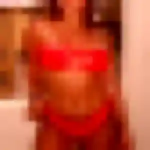 Clotilde, fille de 20 ans propose rencontre cougar à Colombes