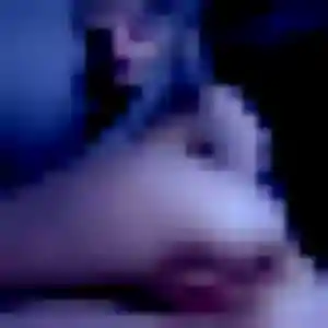 Nelly, 19 ans, connectée à Éragny pour un rencontre cougar