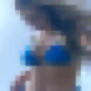 Dounia, 22 ans, en ligne à Gérardmer pour un rencontre cougar