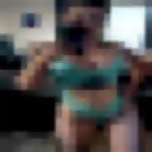 Hajar, 23 ans, dispo pour rencontre cougar à Guipry-Messac