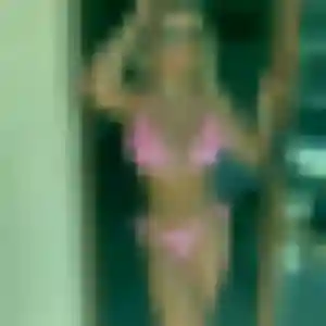 Colombine, 22 ans, connectée à Houplines pour un rencontre cougar