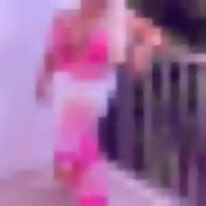 Stephanie, 29 ans, en ligne à Mehun-sur-Yèvre pour un rencontre cougar