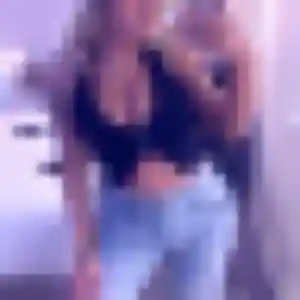 Adele (23 ans) à Metz attend une rencontre rapidement