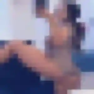 Geneve, 26 ans, connectée à Mortagne-sur-Sèvre pour une rencontre coquine