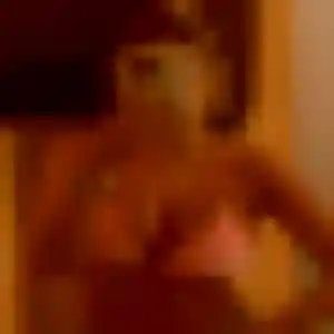 Charmante Adele, 24 ans à Plougastel-Daoulas - voir sa photo