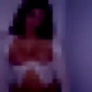 Christelle, 35 ans, connectée à Rochefort-du-Gard pour un rencontre cougar