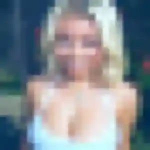 Virginie (36 ans) à Saint-Joseph attend un rencontre cougar ce soir
