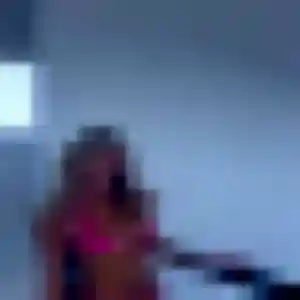 Découvre Henriette, 30 ans à Saint-Maur-des-Fossés en privé