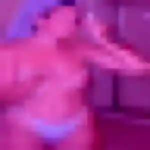 Magalie, 36 ans, en ligne à Saint-Xandre pour un rencontre cougar