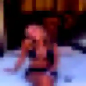 Découvre Frederique, 21 ans à Sainte-Sigolène en privé
