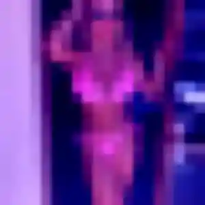Lola, femme de 23 ans propose rencontre cougar à Trèbes
