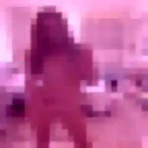 Elodie, 32 ans, veut un rencontre cougar à Trets