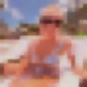 Photo de Vinciane à Vaux-sur-Seine (29 ans) - rencontre cougar anonyme