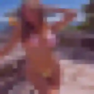 Sixtine, 21 ans, connectée à Villejuif pour une rencontre coquine