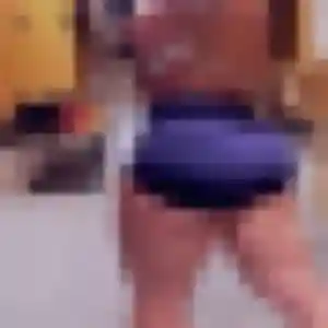 Daphne, fille de 23 ans cherche rencontre cougar à Villeneuve-en-Retz
